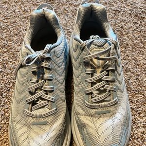 Hoka Clifton 4 women’s size 9.5